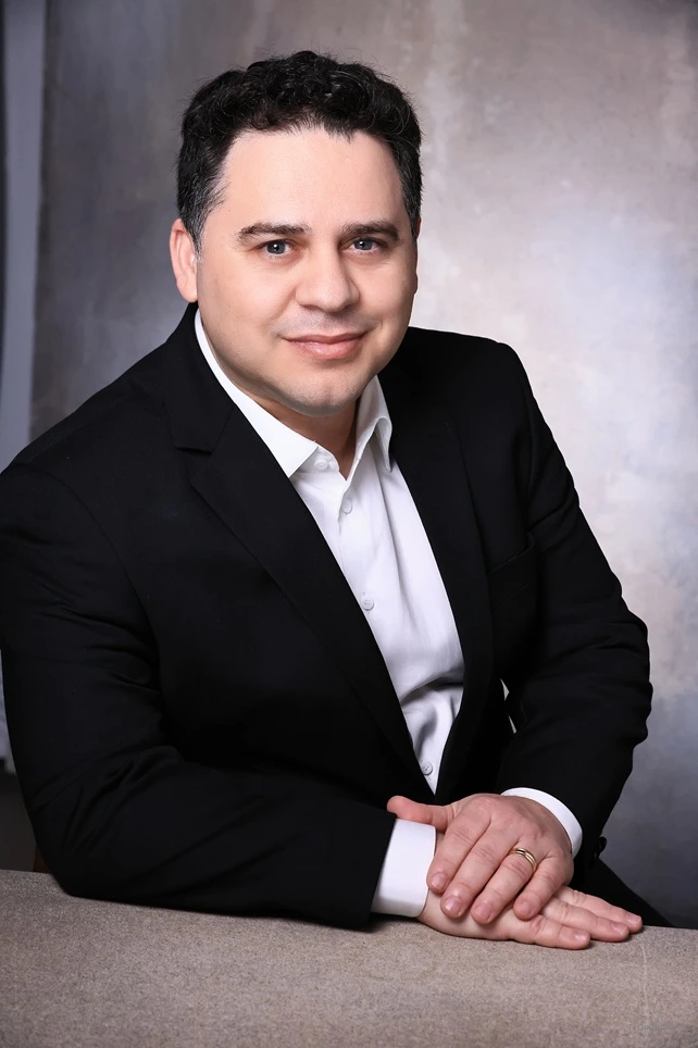 Retrato de Albadilo Silva Carvalho, sócio titular do Advocacia Correa de Castro